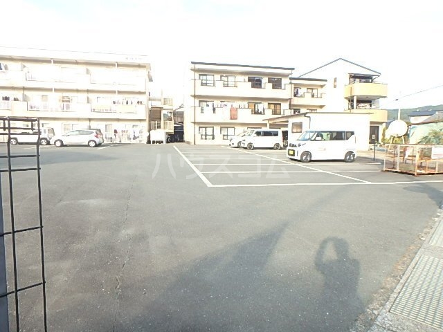 18/23 駐車場