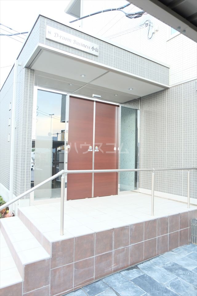 22/28 エントランス