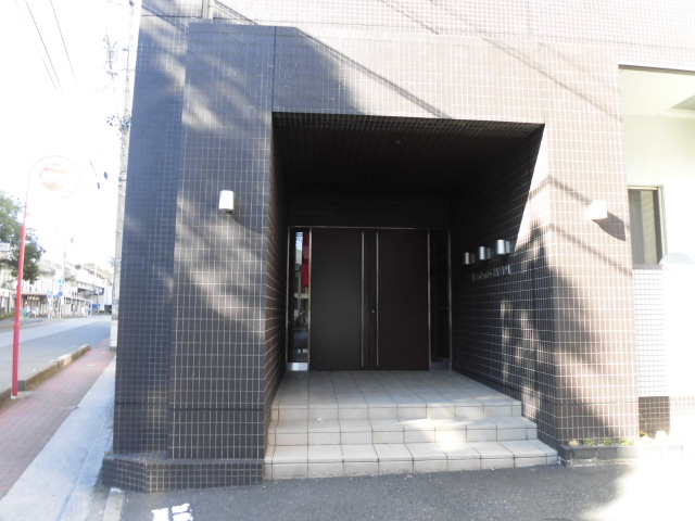 21/30 エントランス