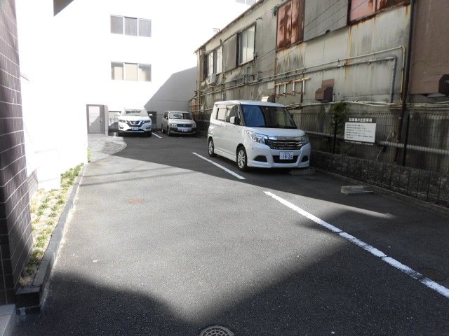 22/30 駐車場