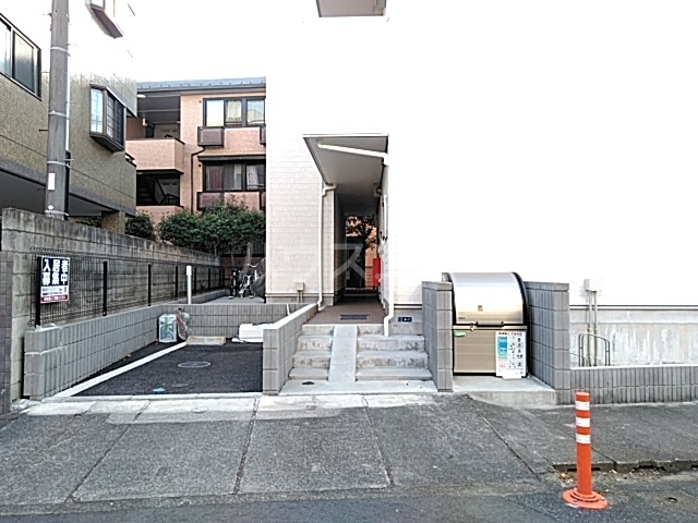 20/29 エントランス