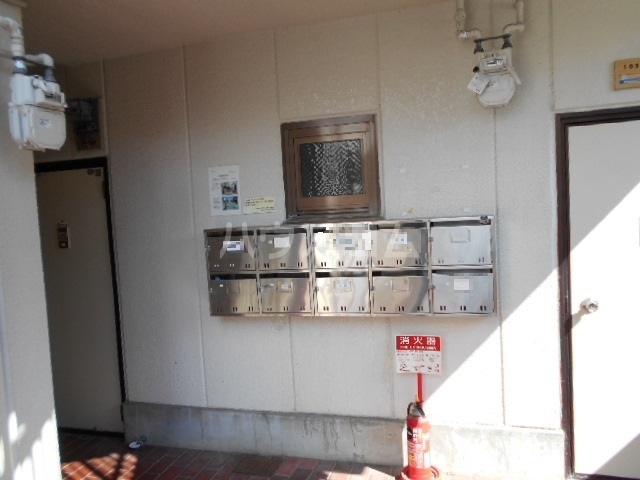 20/30 エントランス