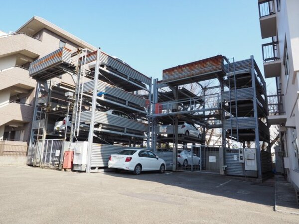 16/22 駐車場