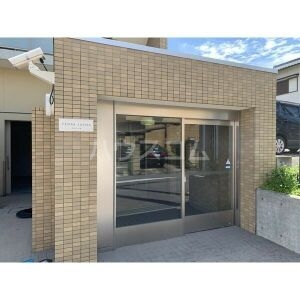 15/23 エントランス