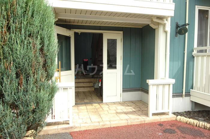 18/28 エントランス