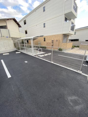 26/27 駐車場