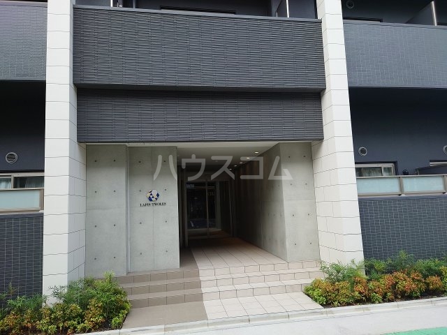 25/30 エントランス