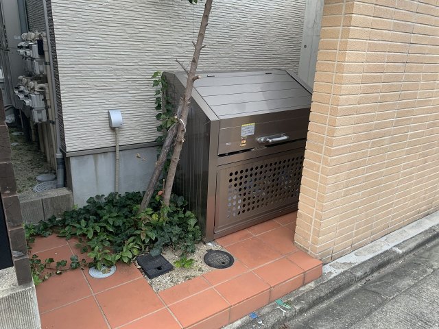 21/27 エントランス