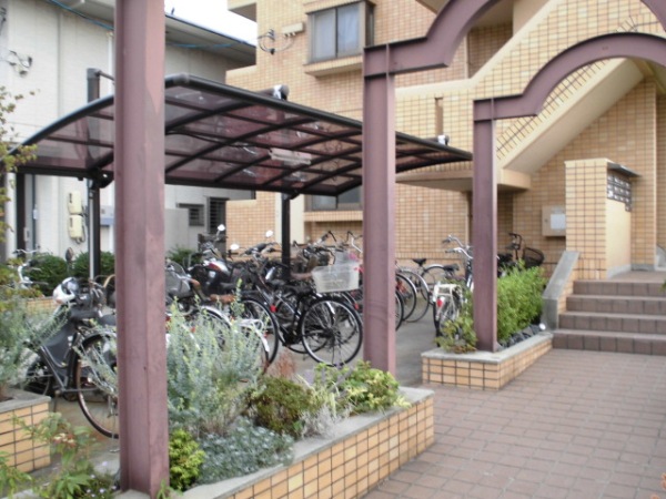 22/30 エントランス