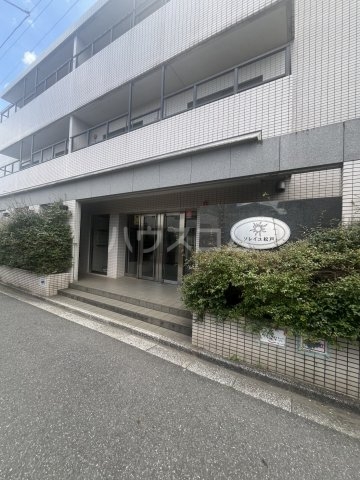 26/28 エントランス
