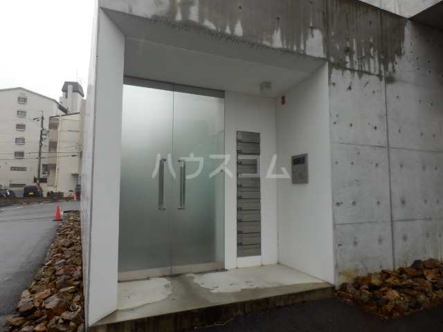 22/30 エントランス