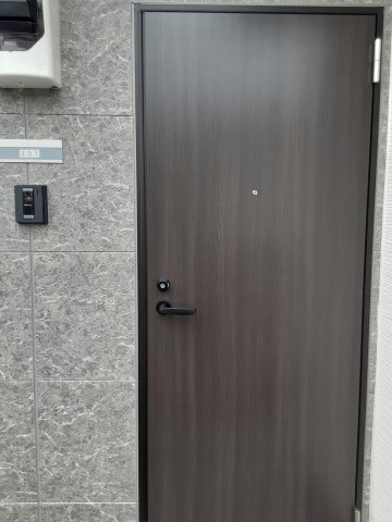 27/30 エントランス