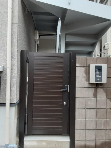 28/30 エントランス