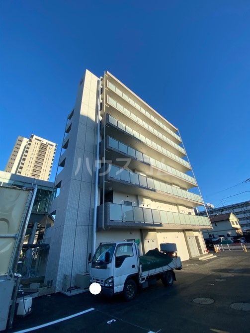 28/30 エントランス