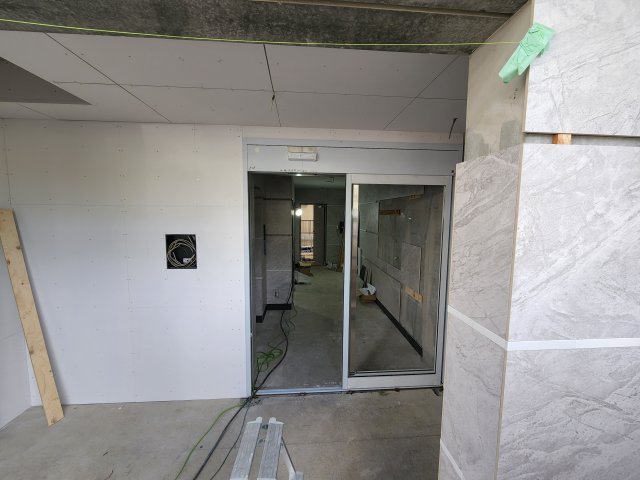 16/26 エントランス