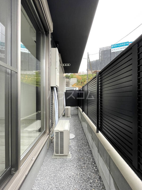 13/23 バルコニー