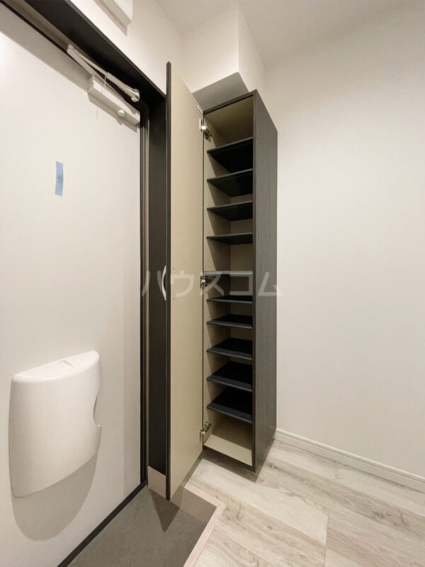 20/23 エントランス