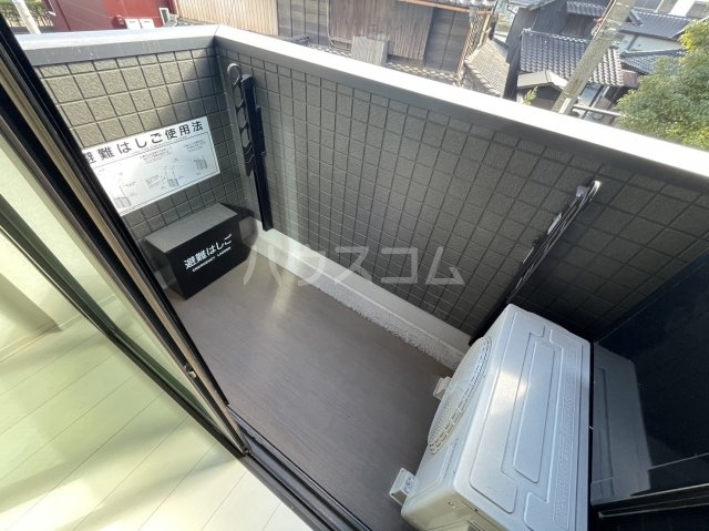 18/27 バルコニー