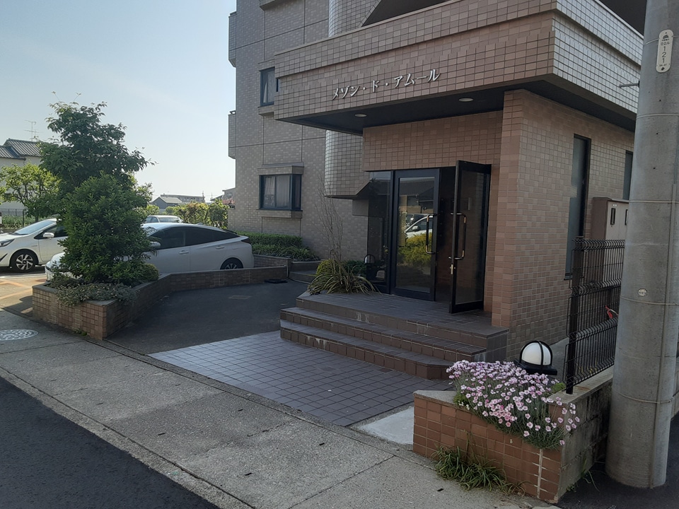 20/29 エントランス