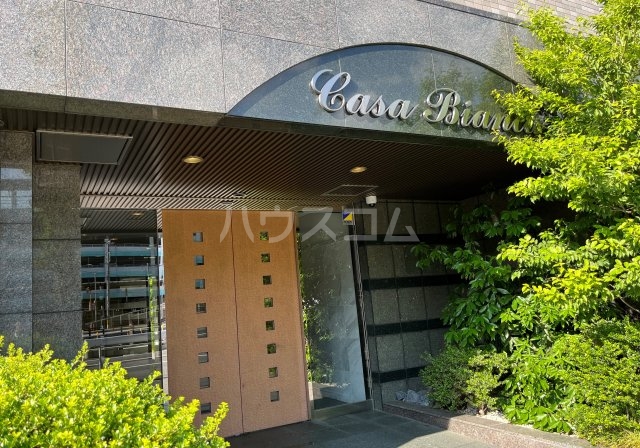 23/30 エントランス