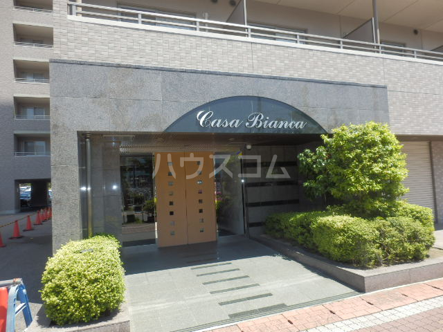 21/30 エントランス