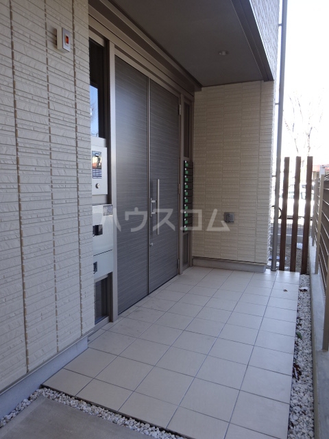 21/30 エントランス