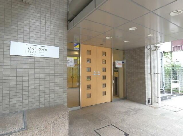 17/19 エントランス