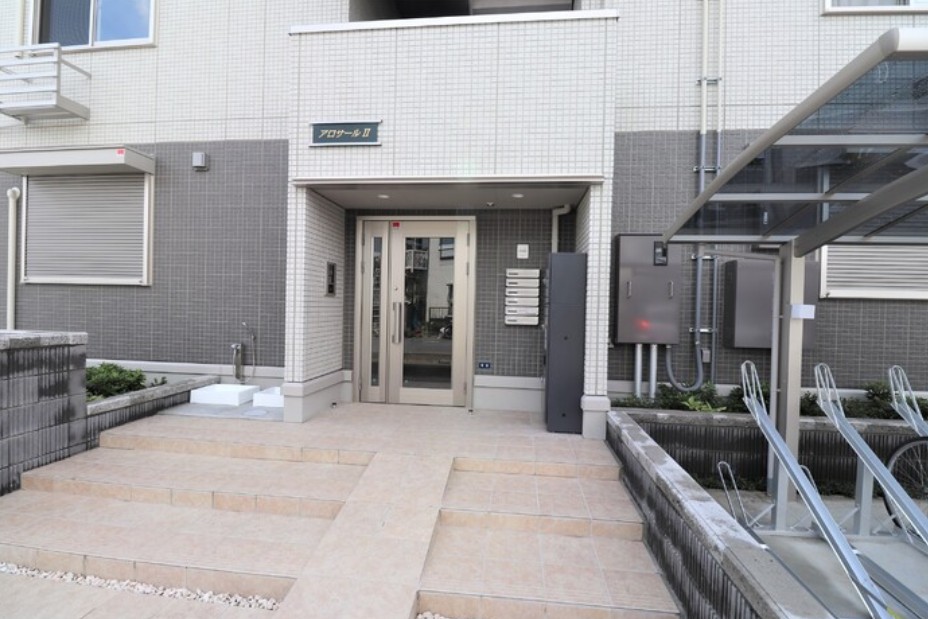 17/28 エントランス