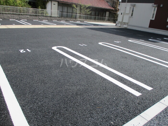 16/17 駐車場