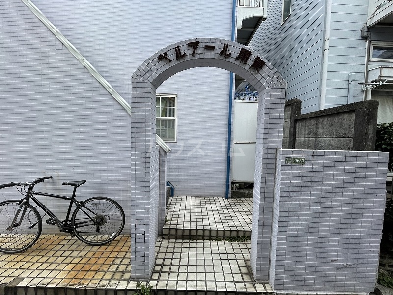 26/30 エントランス