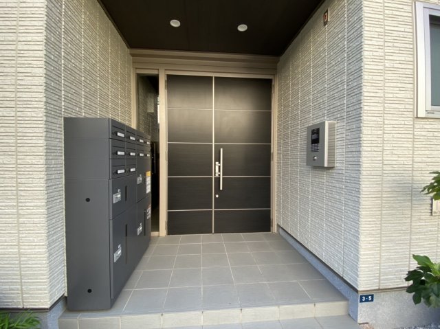 25/29 エントランス