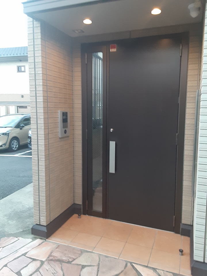 21/30 エントランス