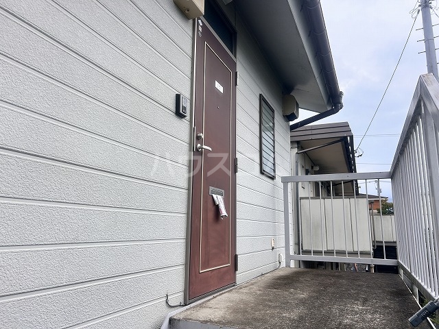 26/28 エントランス