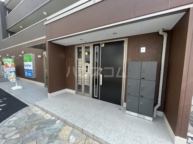 22/30 エントランス