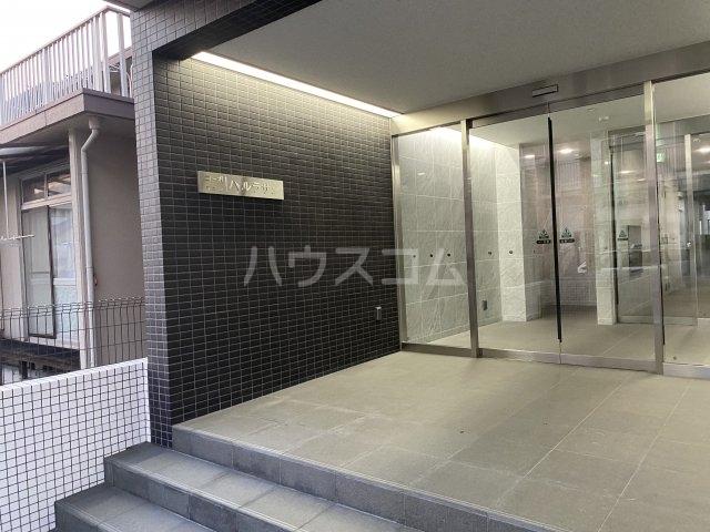 17/25 エントランス