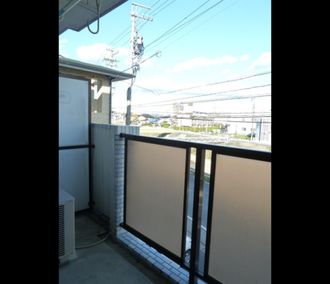 18/28 バルコニー