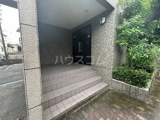 25/30 エントランス