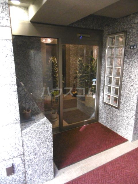 2/5 エントランス