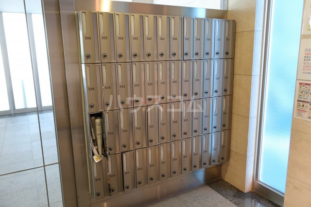 21/30 エントランス