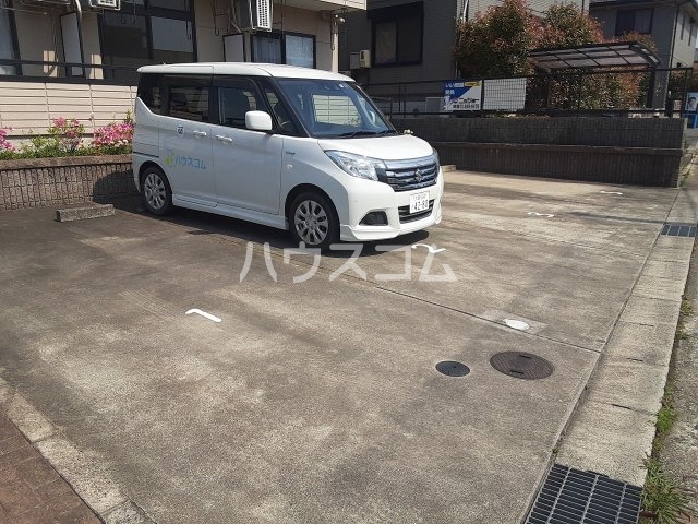16/23 駐車場