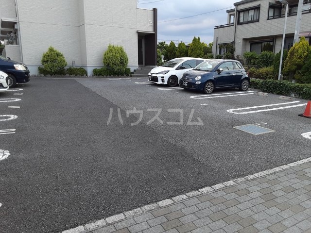 16/20 駐車場