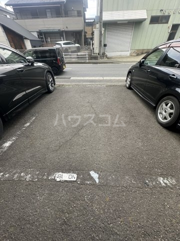 28/30 駐車場