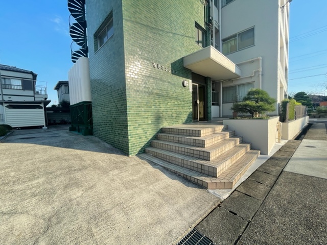 21/29 エントランス