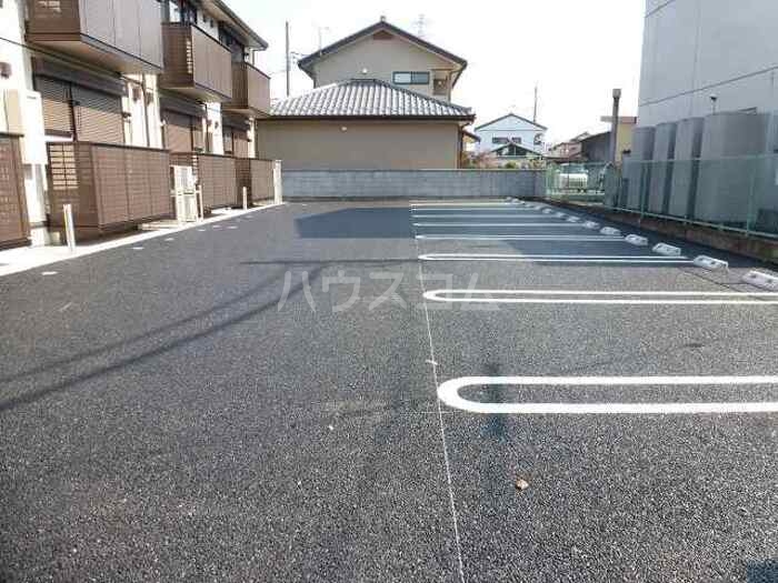 18/22 駐車場