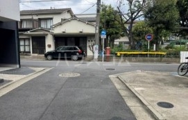 17/27 駐車場