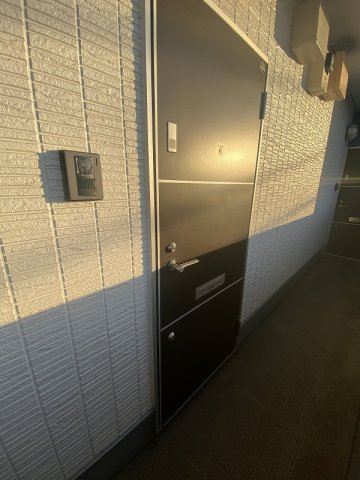 18/28 エントランス