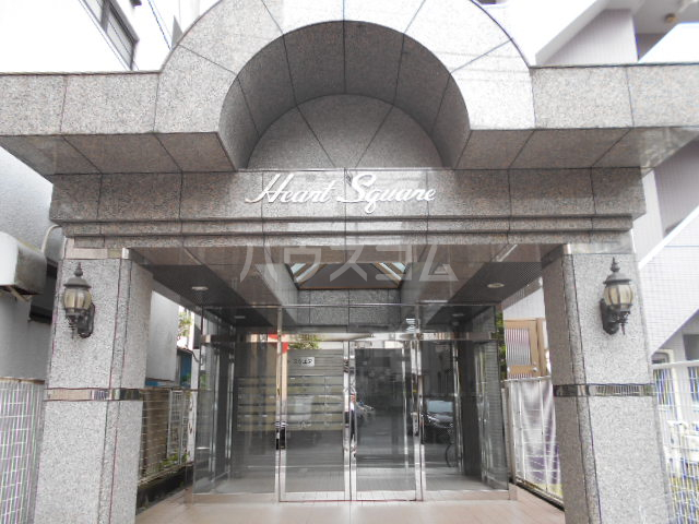 23/30 エントランス