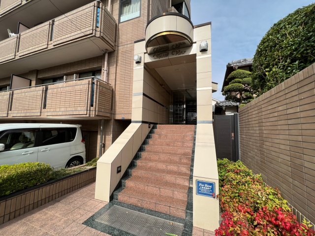 2/4 エントランス