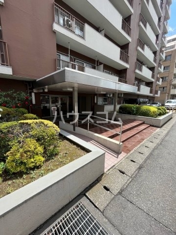 21/29 エントランス