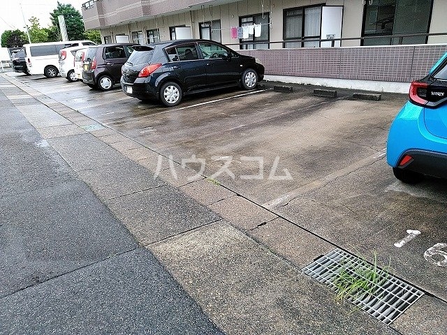 26/27 駐車場